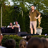 6020_Simeon_Buss_Gartentheater-2025_DxO_15x10