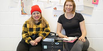 PS: Oma hat neue Zähne.